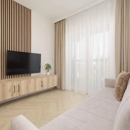 Cozy With A Balcony And Parking By Renters * Warschau