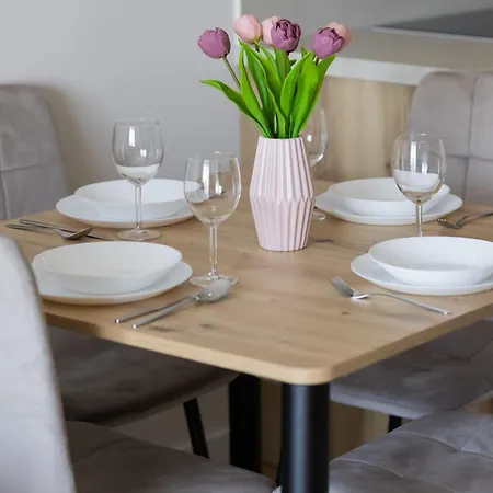 Apartment Cozy With A Balcony And Parking By Renters