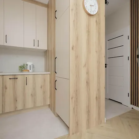 Cozy With A Balcony And Parking By Renters